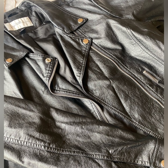 LEATHER JACKET, not worn ❤️ - Picture 2 of 3